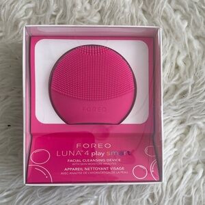 NWT FOREO Luna 4 Play Smart Facial Cleansing Device